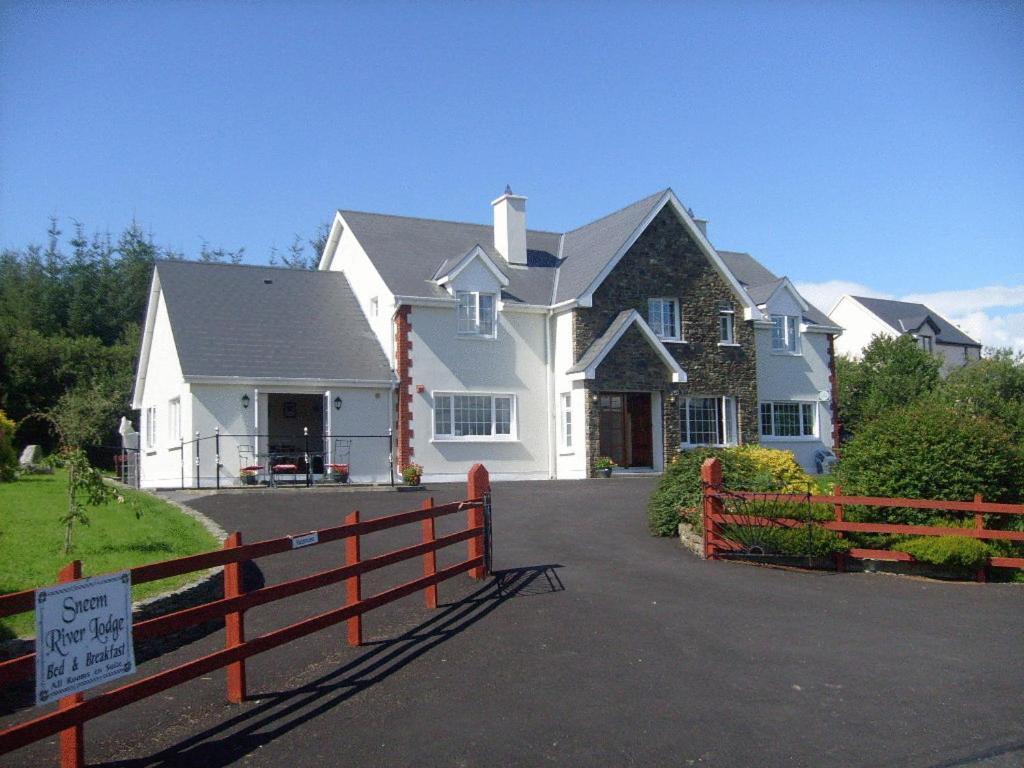 Sneem River Lodge Bed & Breakfast Экстерьер фото